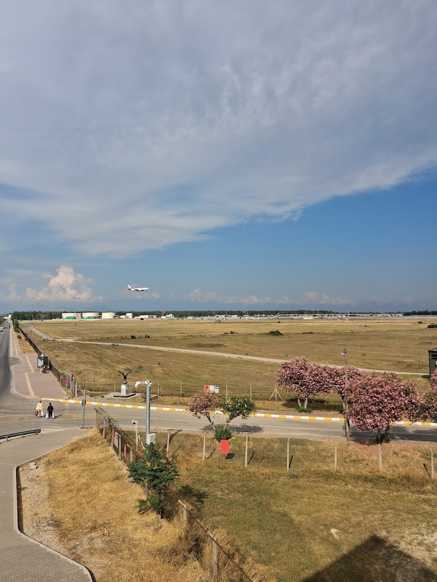 Deepo Outlet Center — photo 2