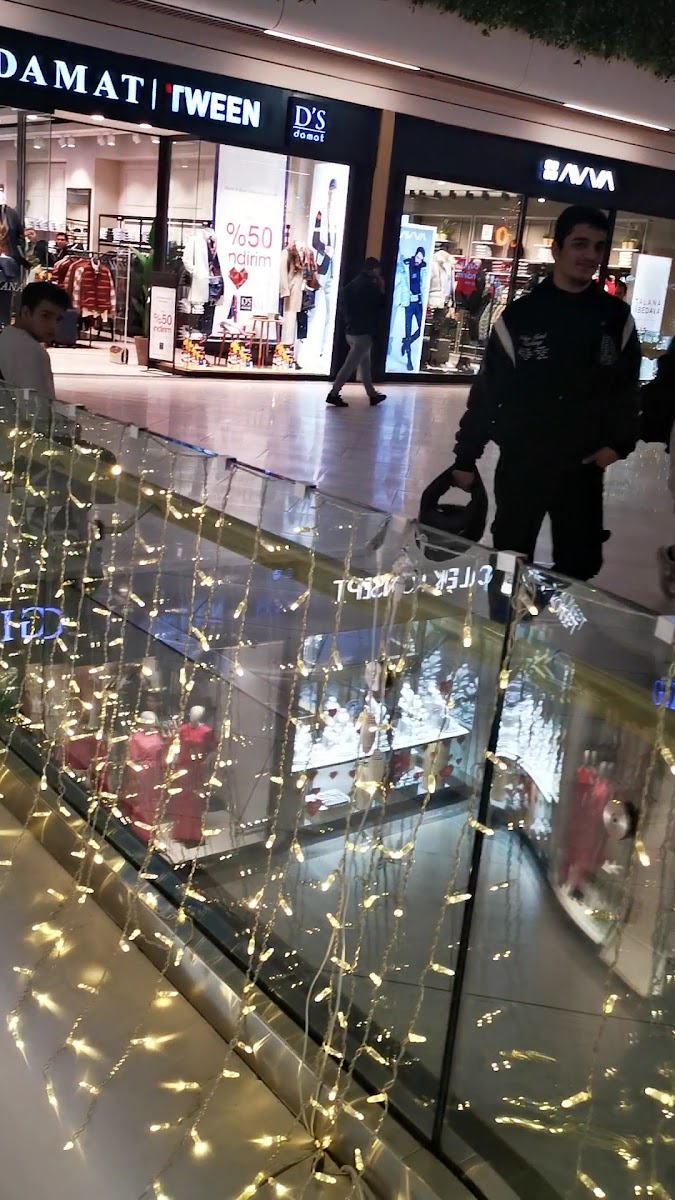Deepo Outlet Center — photo 3
