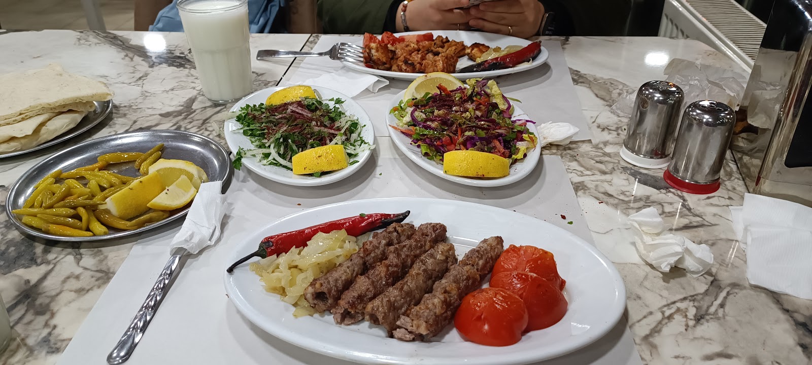 DEZZEOĞLU Ciğer ve Kebap Salonu — fotoğraf 1