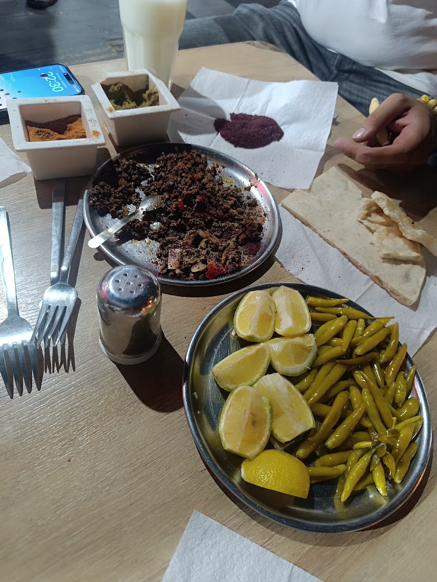 DEZZEOĞLU Ciğer ve Kebap Salonu — fotoğraf 4