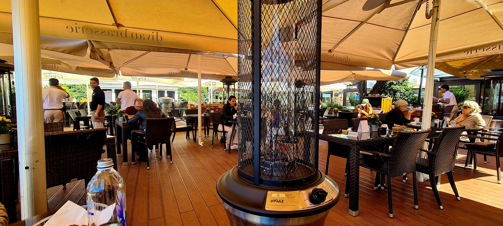 Divan Brasserie Kalamış — fotoğraf
