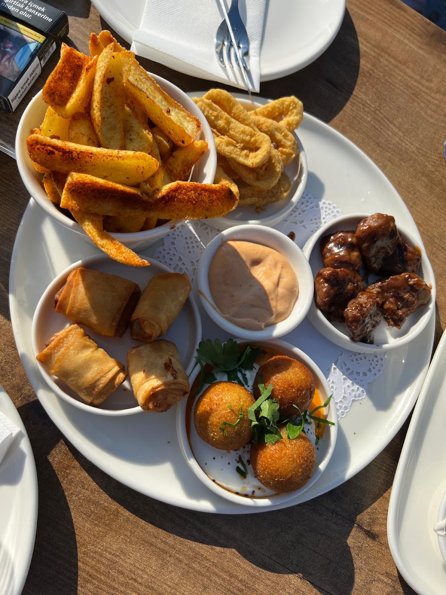 Divan Brasserie Kalamış — fotoğraf 2