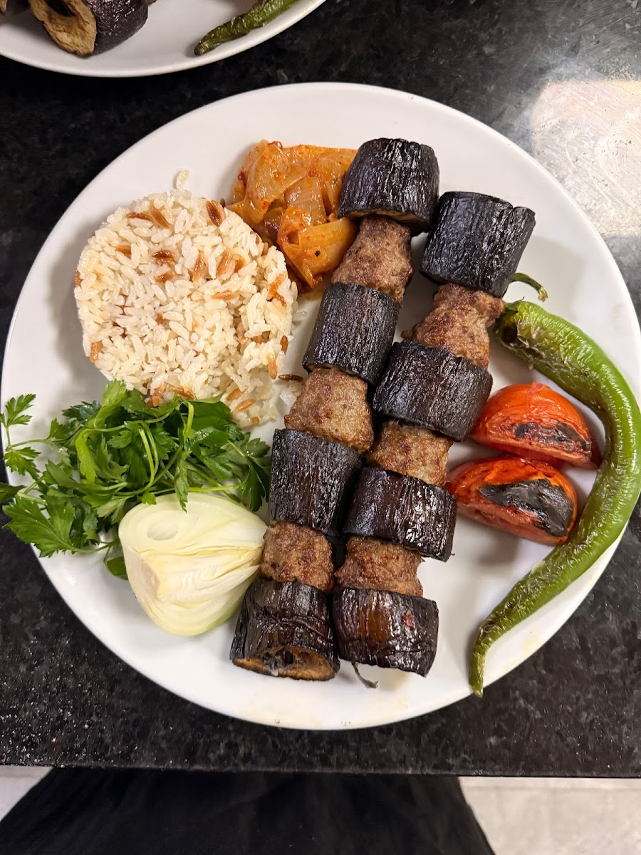 Diyarbakır Tatlı Kebap Lahmacun Salonu — fotoğraf 4