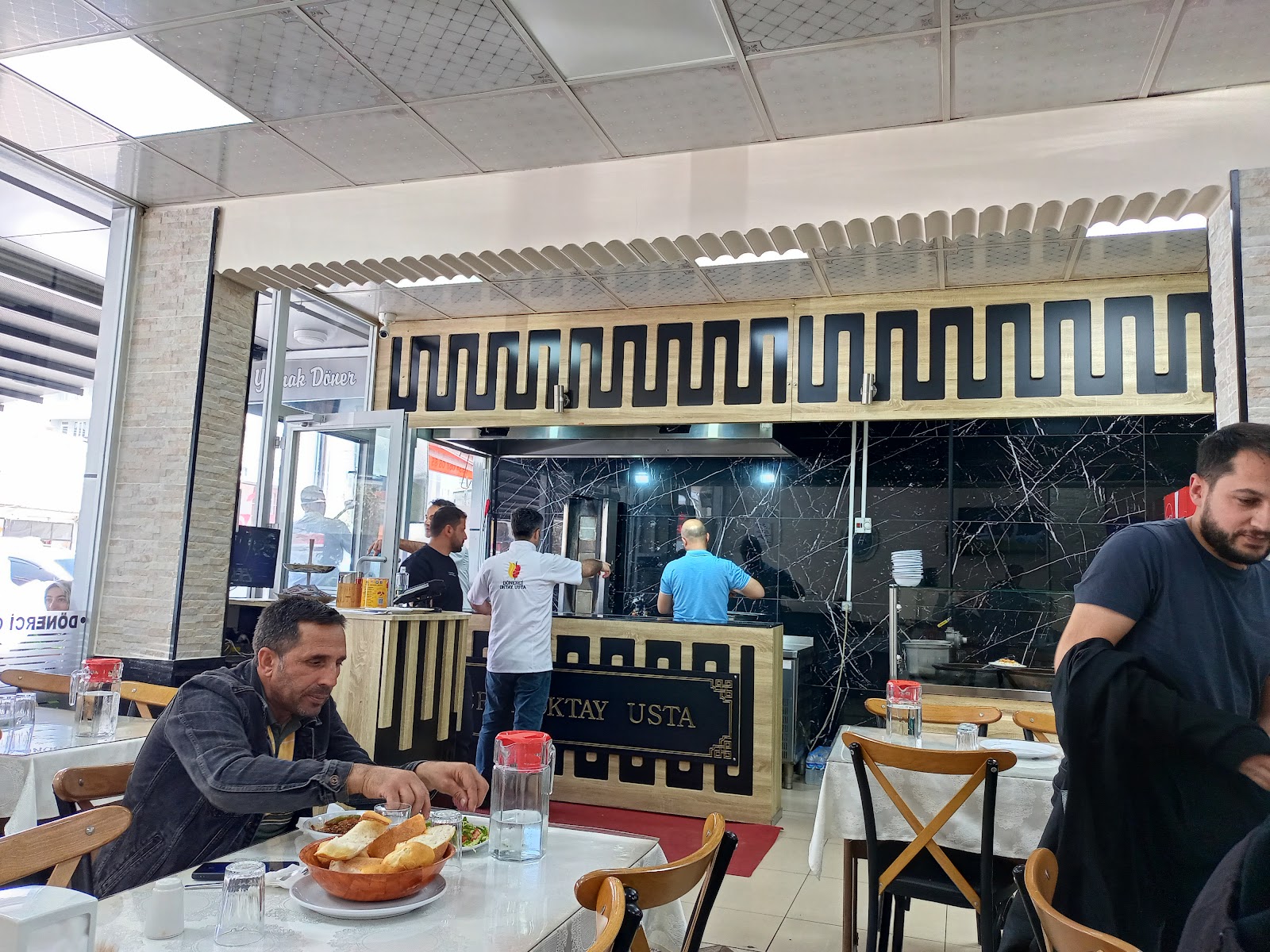 Dönerci Oktay Usta — photo 4