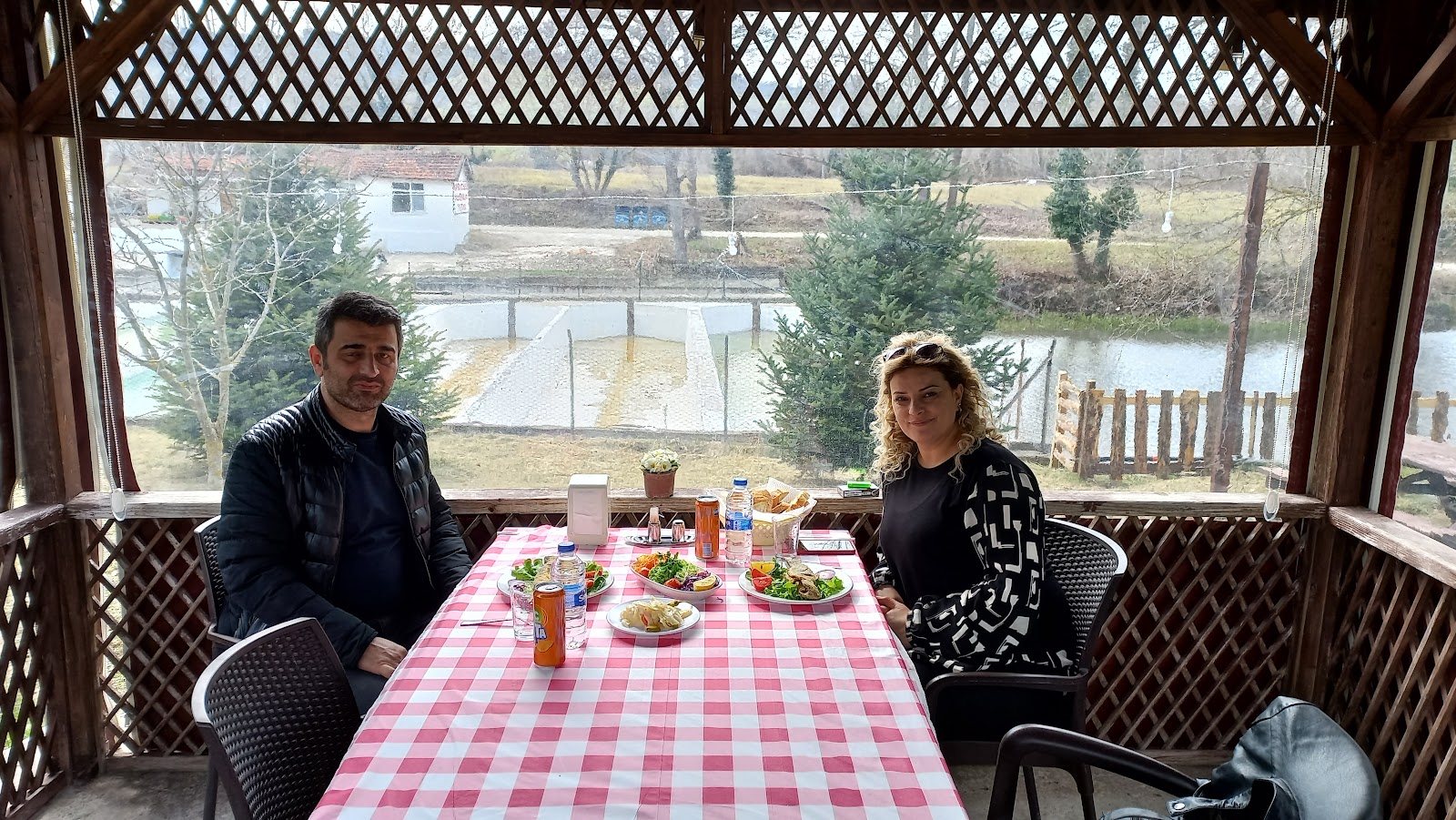 DOSTLAR ALABALIK & KAHVALTI — fotoğraf 1