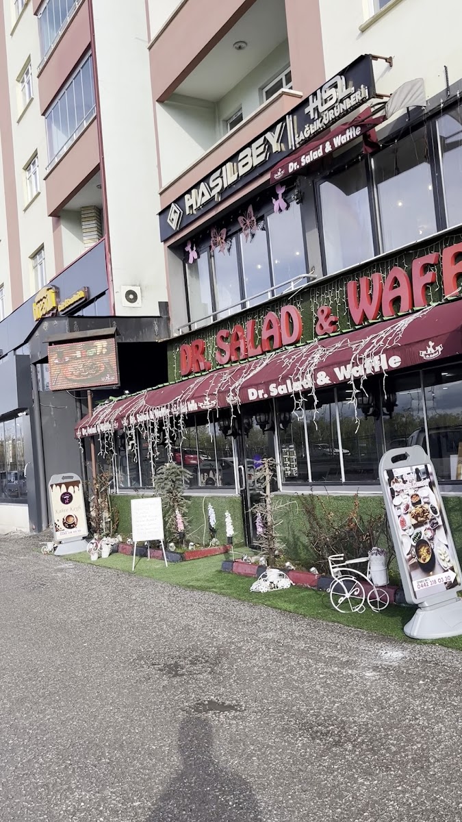 Dr. Salad & Waffle — fotoğraf 3