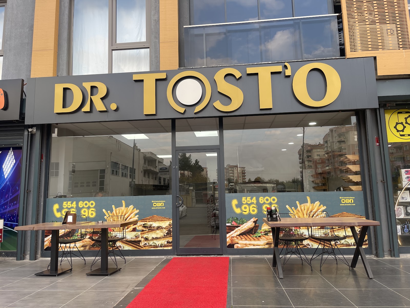 Dr. Tost'O Batman — fotoğraf