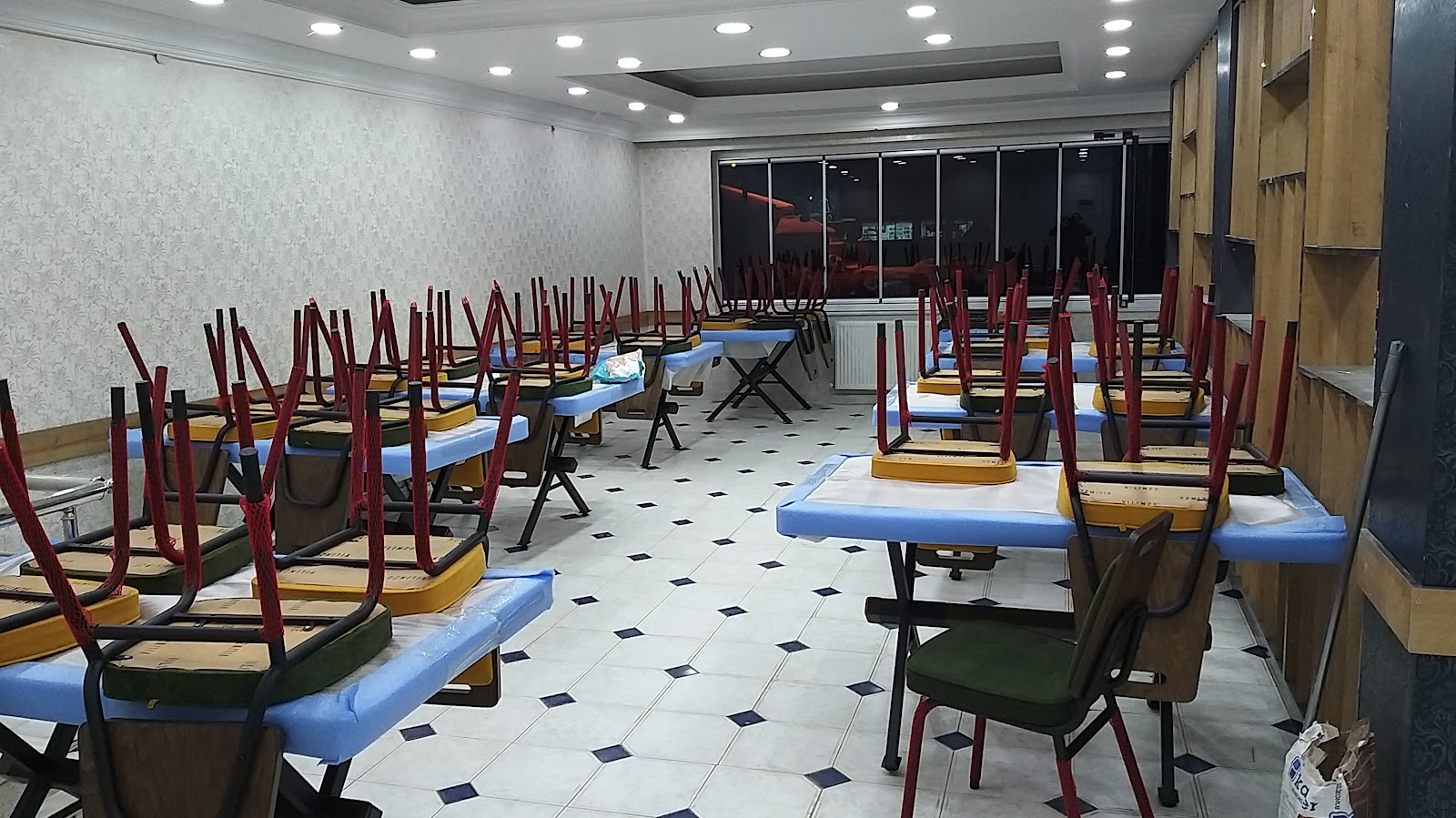 DURAK KUZU ET DÖNER — fotoğraf