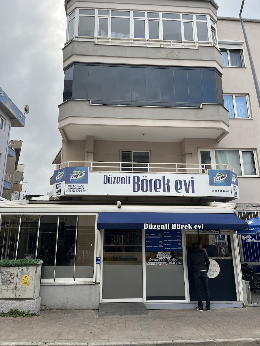 Düzenli Börek Evi — fotoğraf