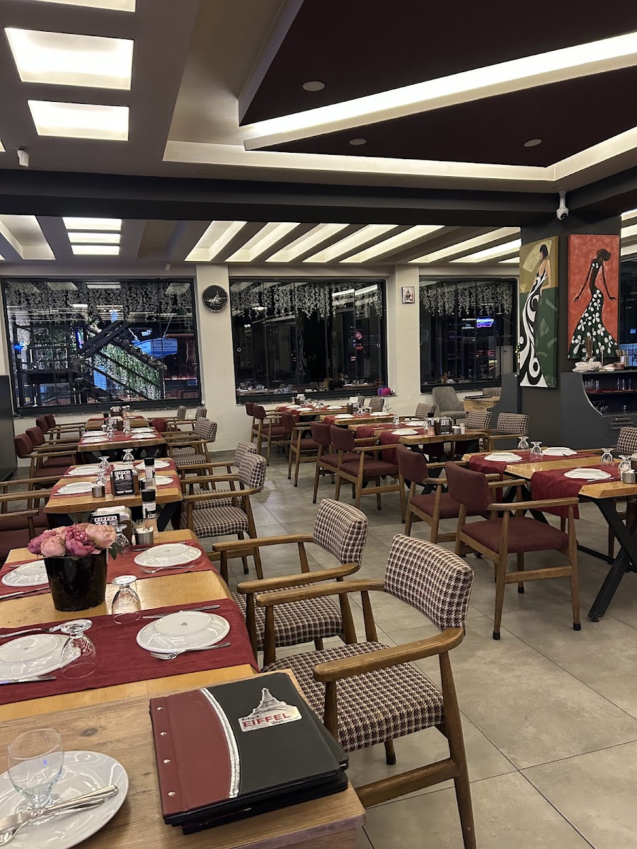 Eiffel Cafe Restaurant — fotoğraf 2