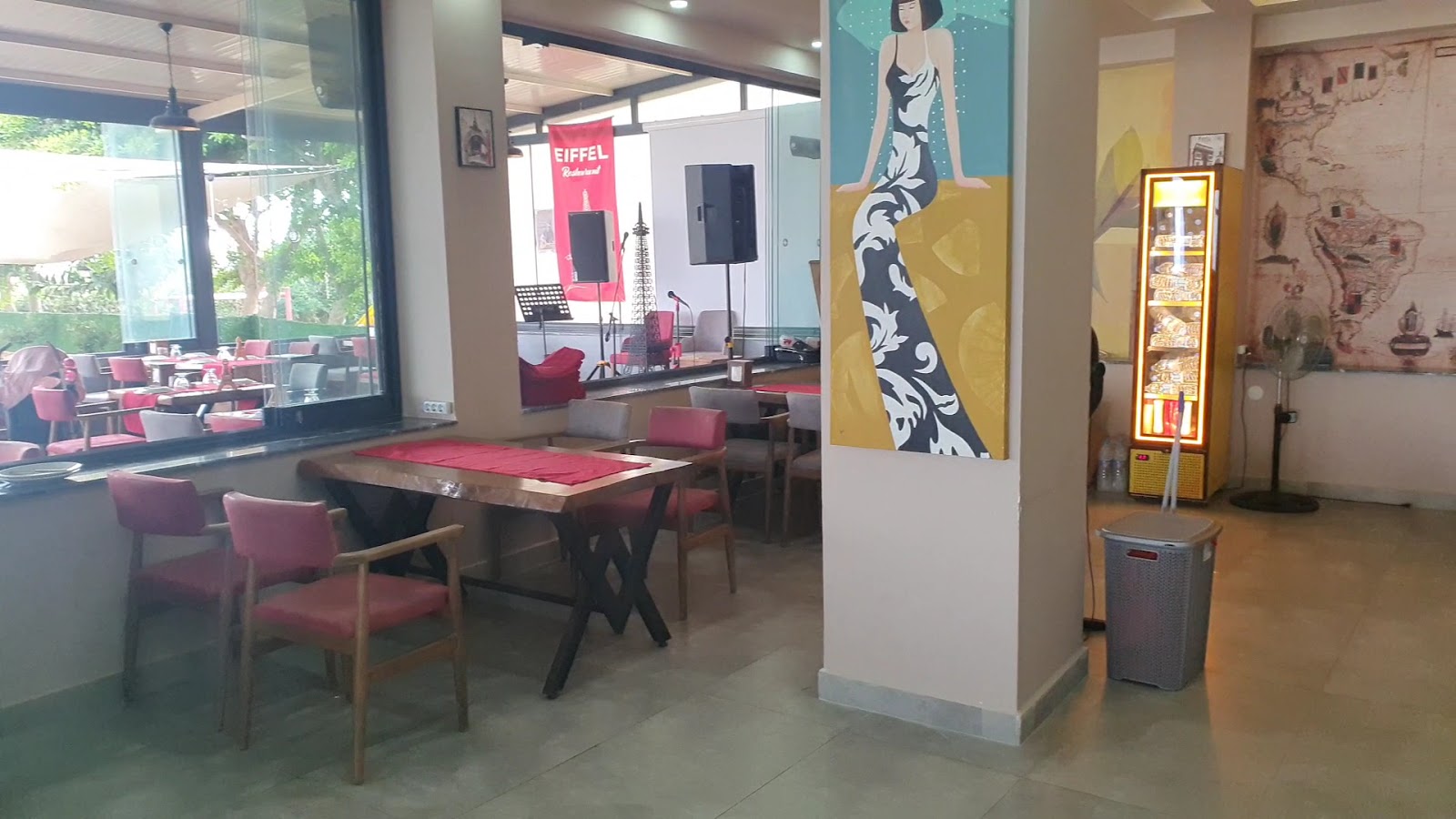 Eiffel Cafe Restaurant — fotoğraf 3