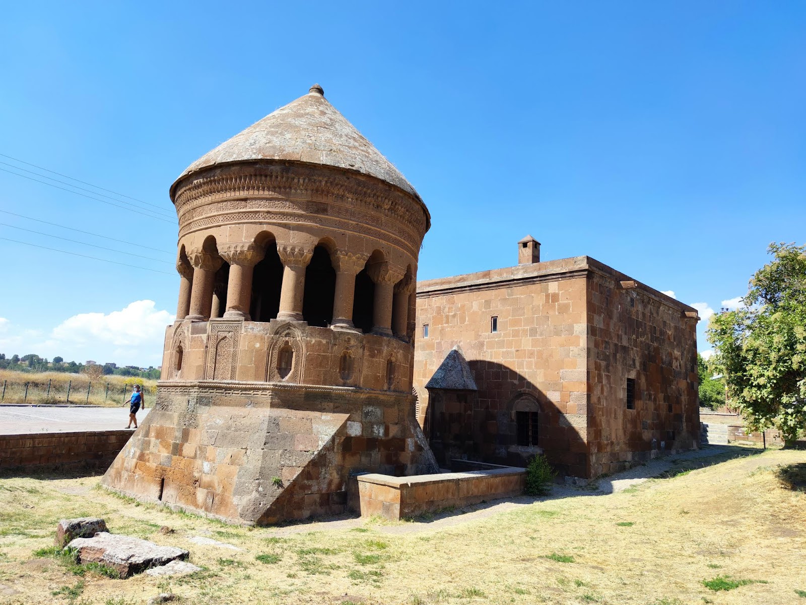 Emir Bayındır Kümbeti — fotoğraf 2