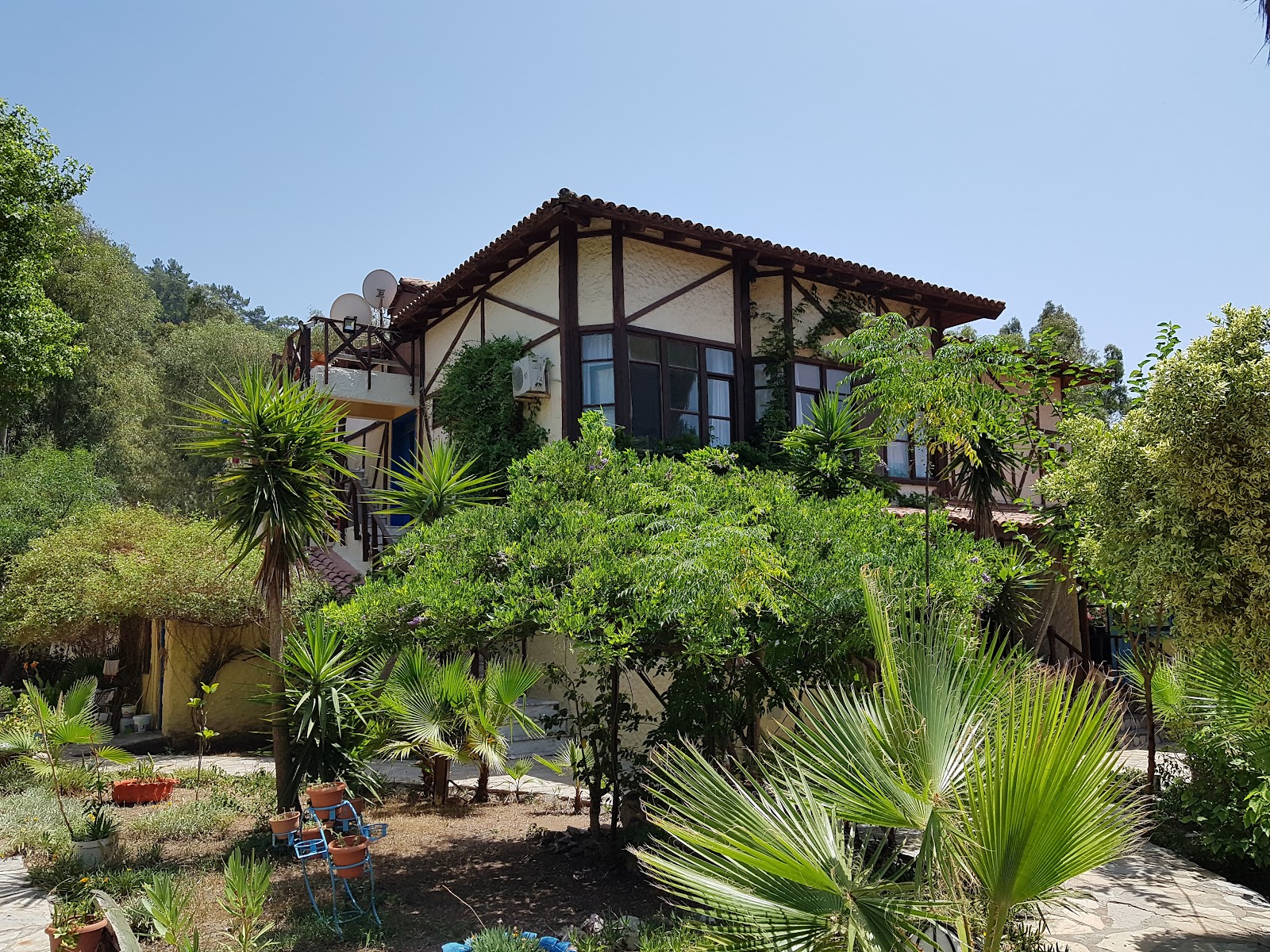 Erine Beach Club — photo