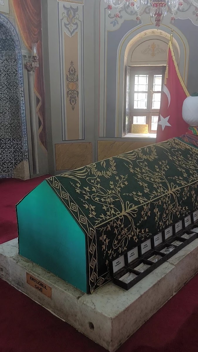 Ertuğrul Gazi Türbesi — fotoğraf 3