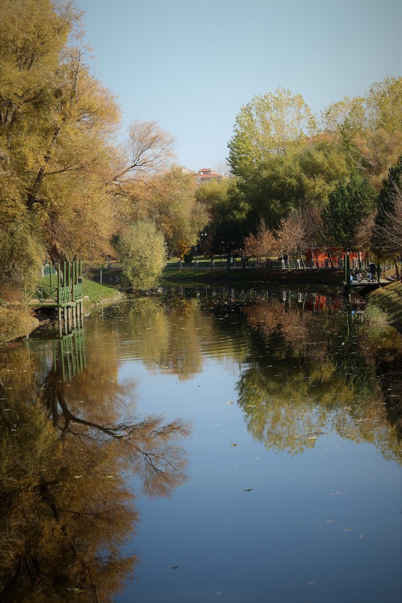 Eskişehir Büyükşehir Belediyesi Aydın Arat Parkı — fotoğraf