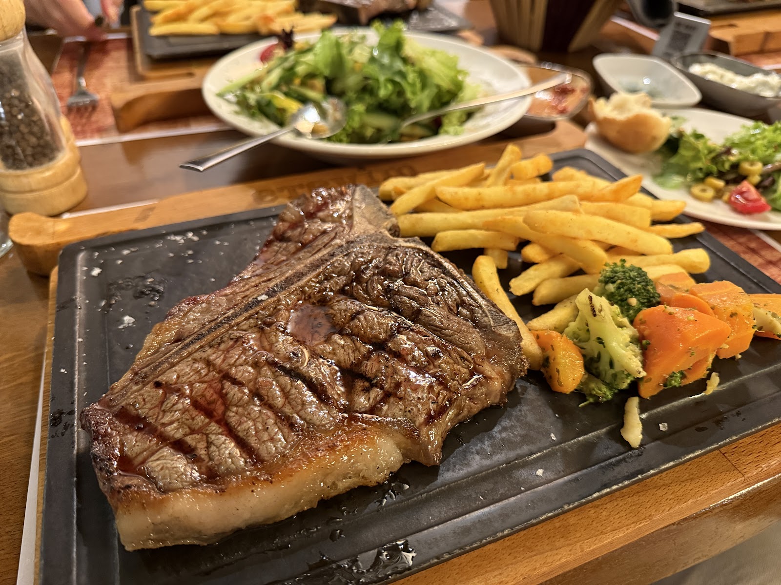 ETEVİM STEAKHOUSE — fotoğraf 5