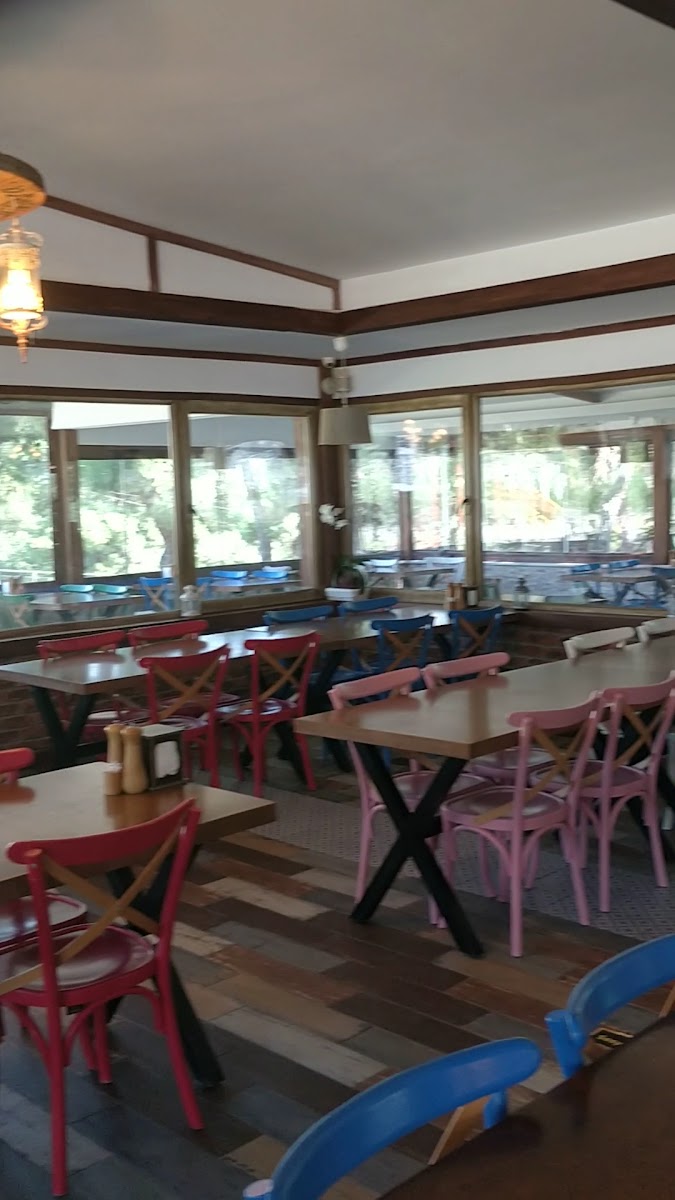 Fabrika Kahvaltı Evi & Et Mangal Çetinkaya Petrol — fotoğraf 5