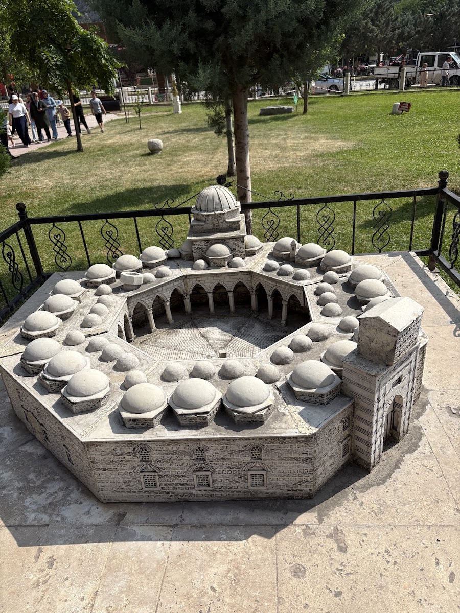 Ferhat İle Şirin Açık Hava Minyatürk Müzesi — fotoğraf 1