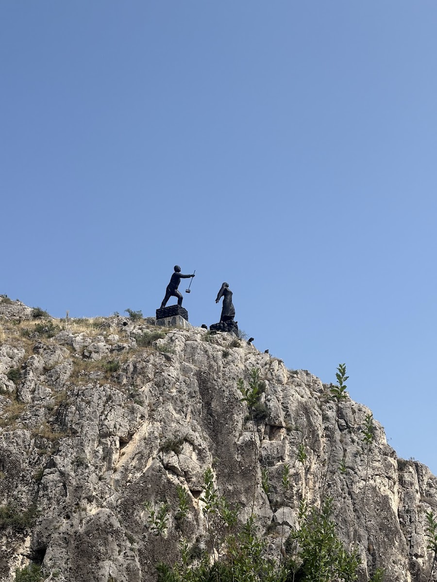 Ferhat İle Şirin Heykeli — fotoğraf 1