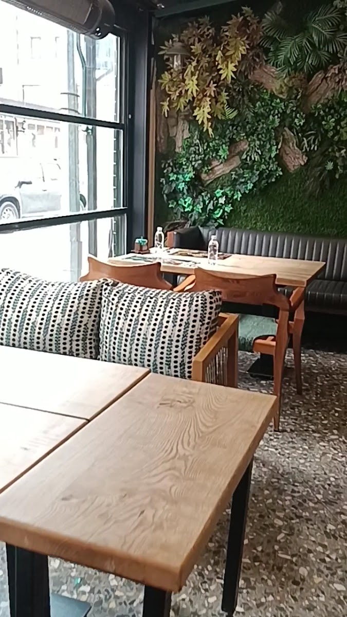 Fesleğen Restoran — fotoğraf 3