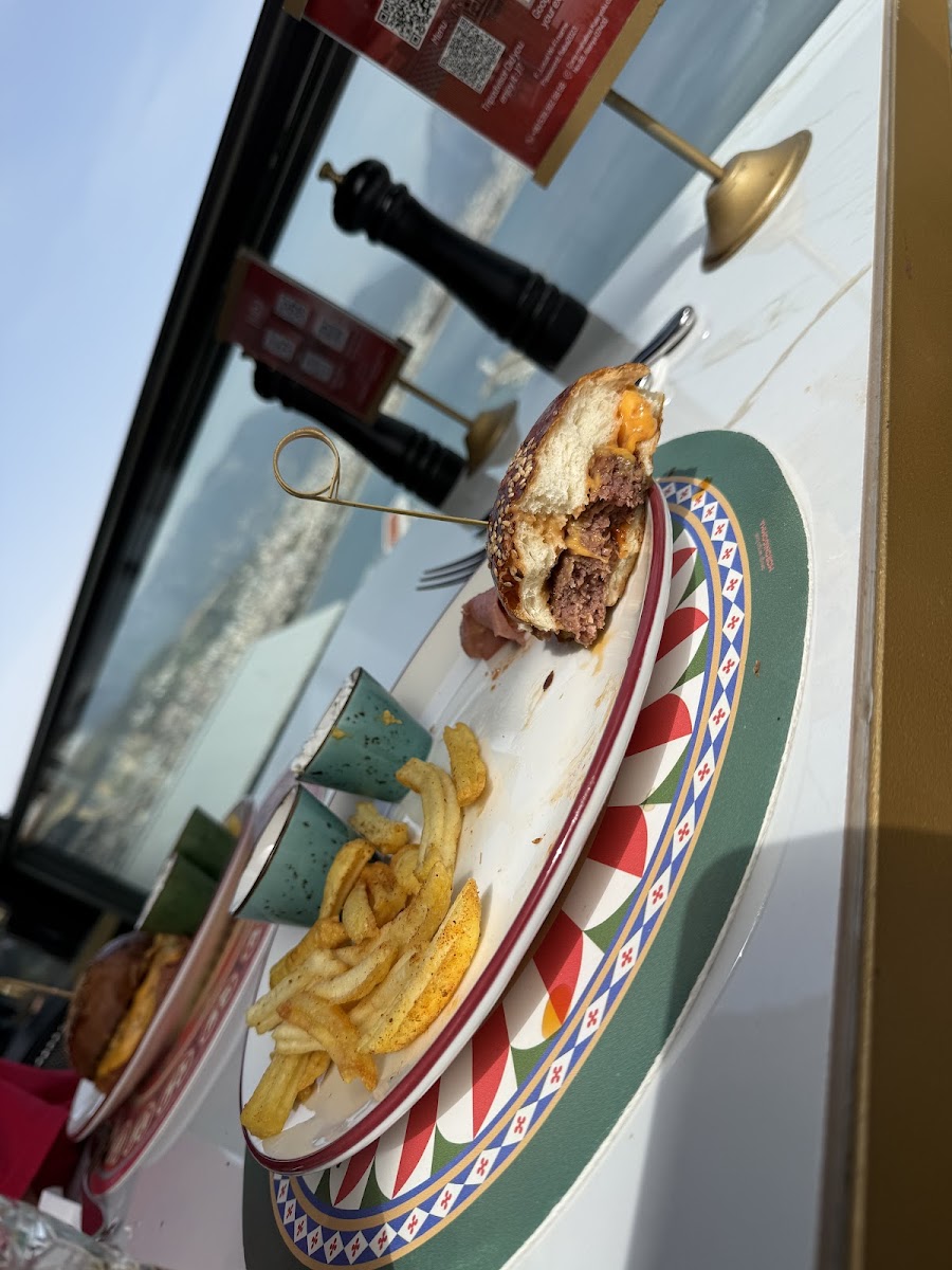 Fiaba Brasserie — fotoğraf 2