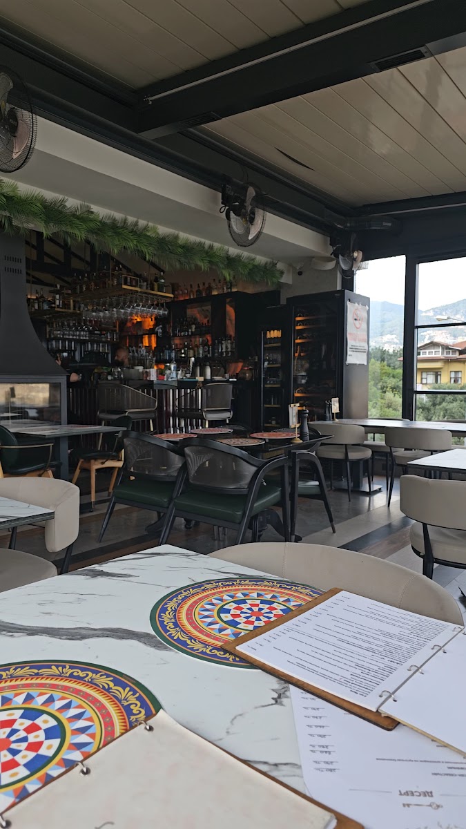 Fiaba Brasserie — fotoğraf 3