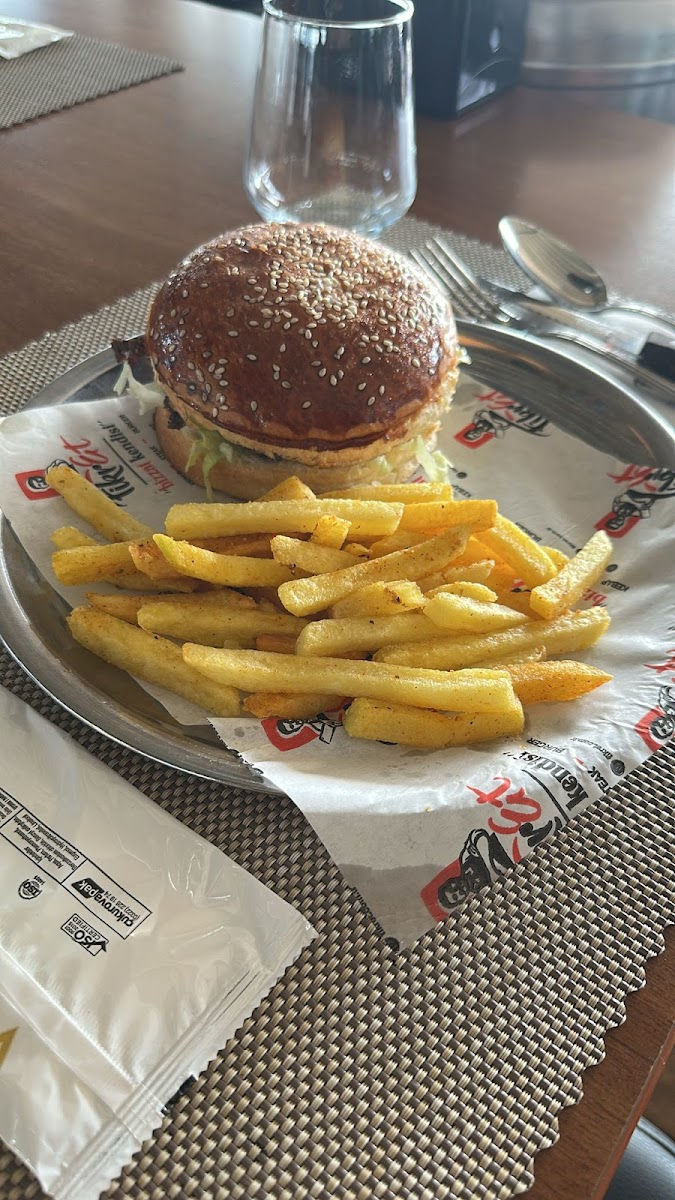 Fikret Kebap Burger (Türkmenbaşı) — fotoğraf 2