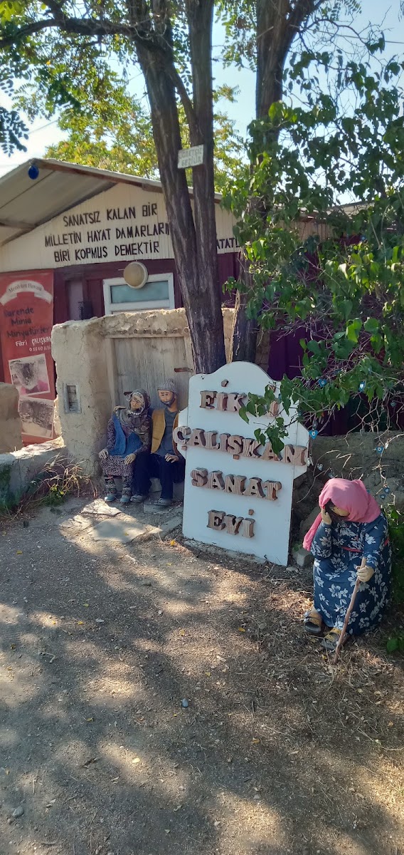 Fikri çalışkan sanat evi — fotoğraf