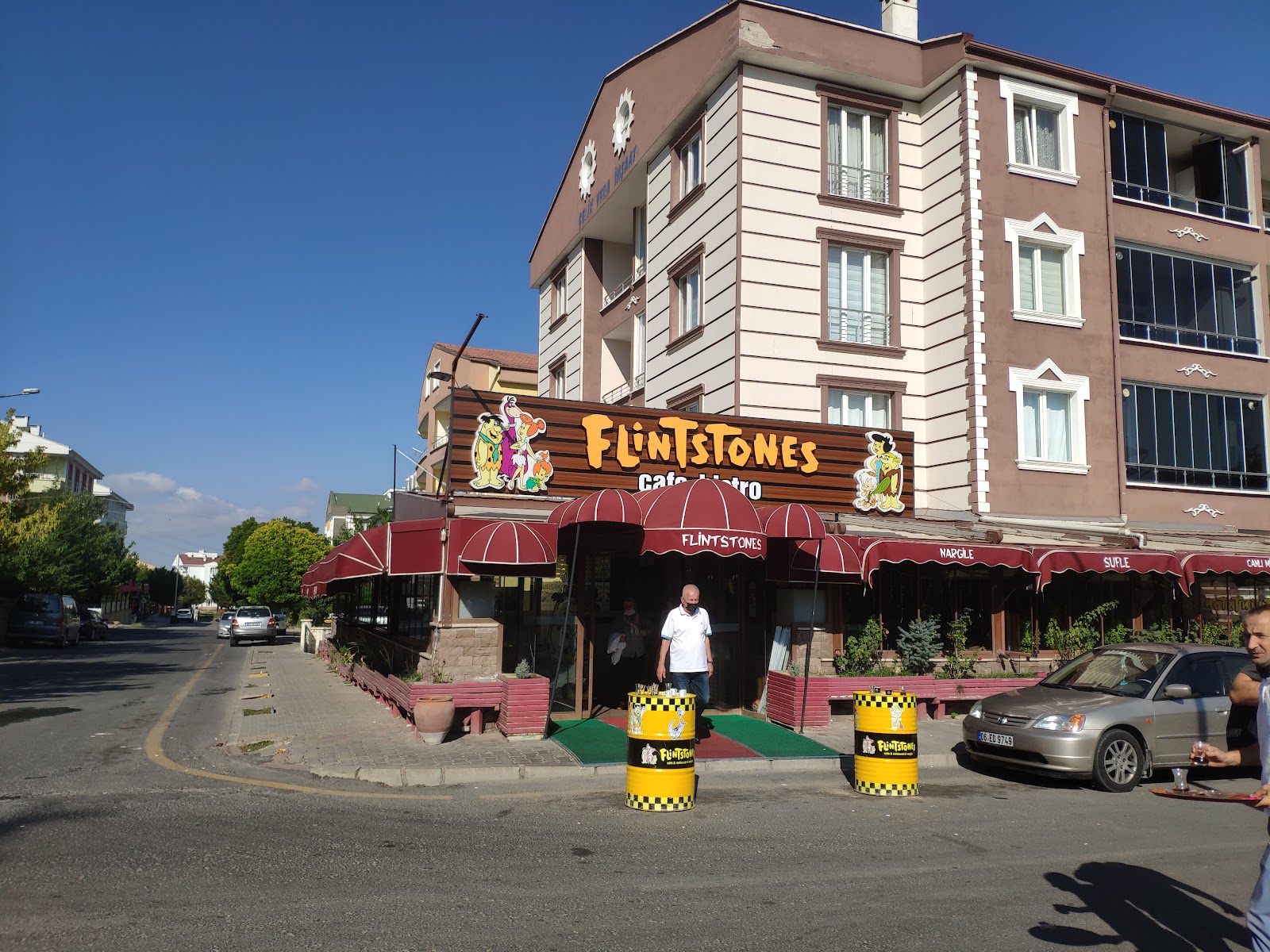 Flintstones cafe — fotoğraf 1