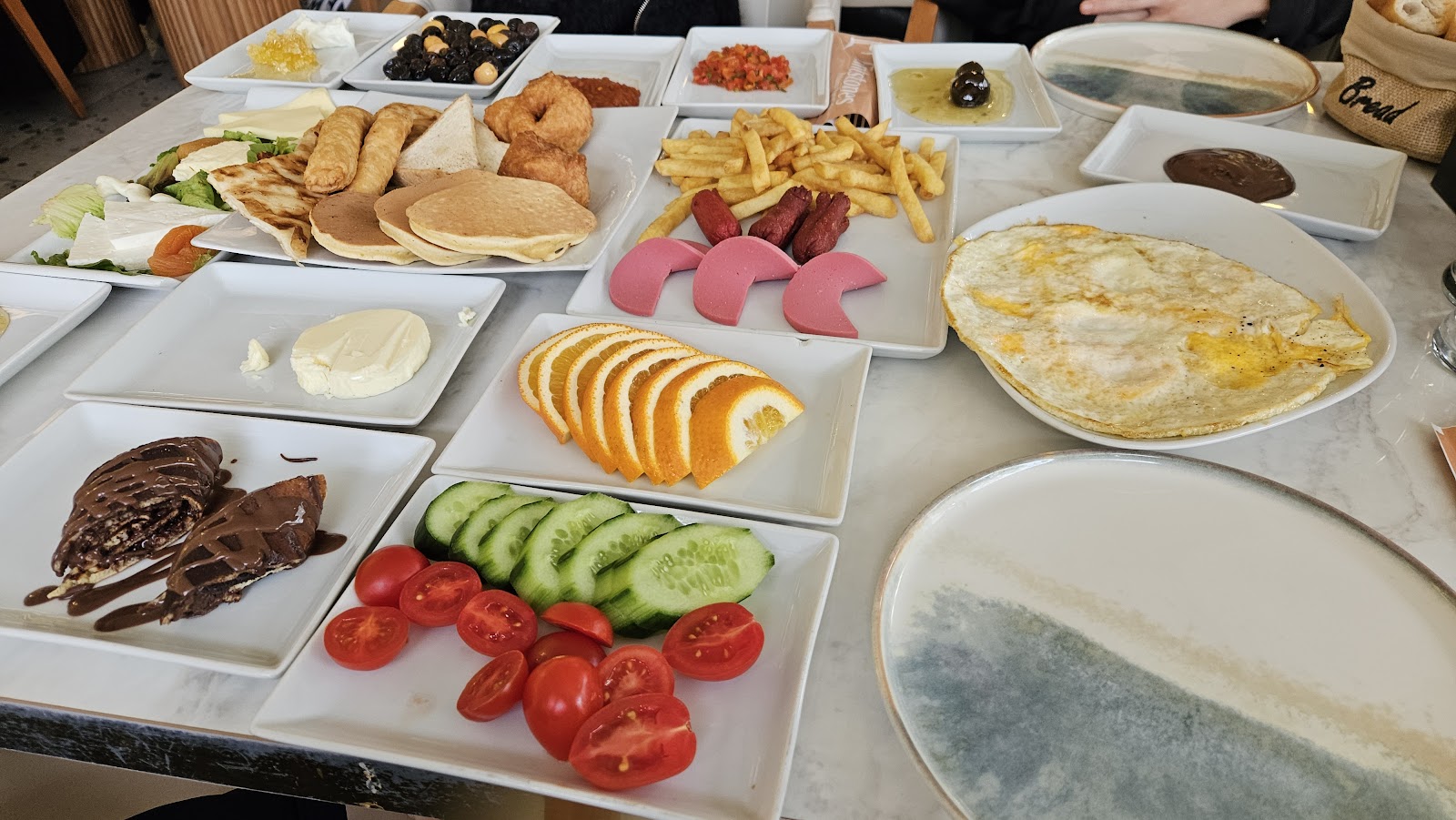 Flintstones cafe — fotoğraf 2