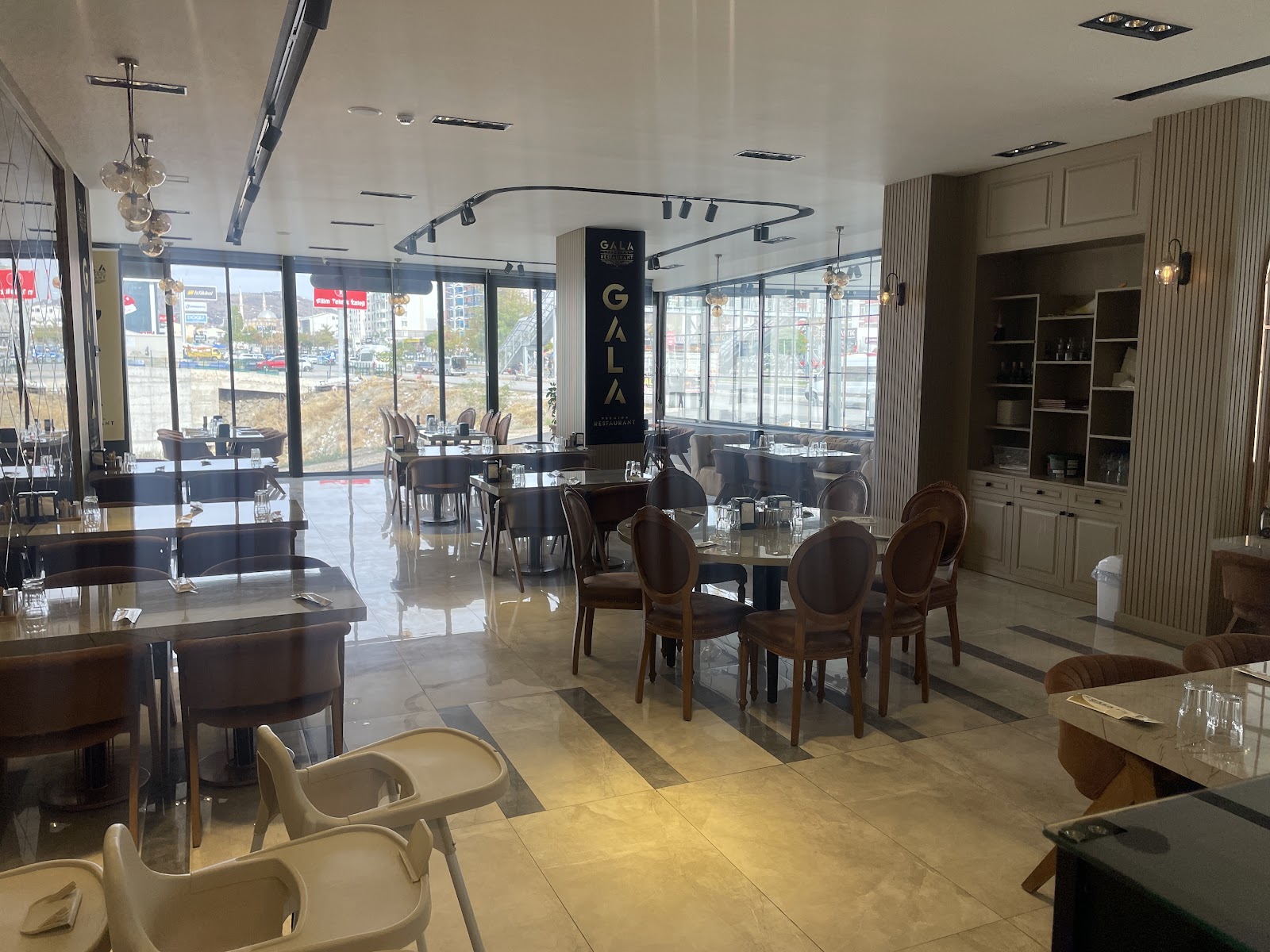 GALA RESTAURANT — fotoğraf