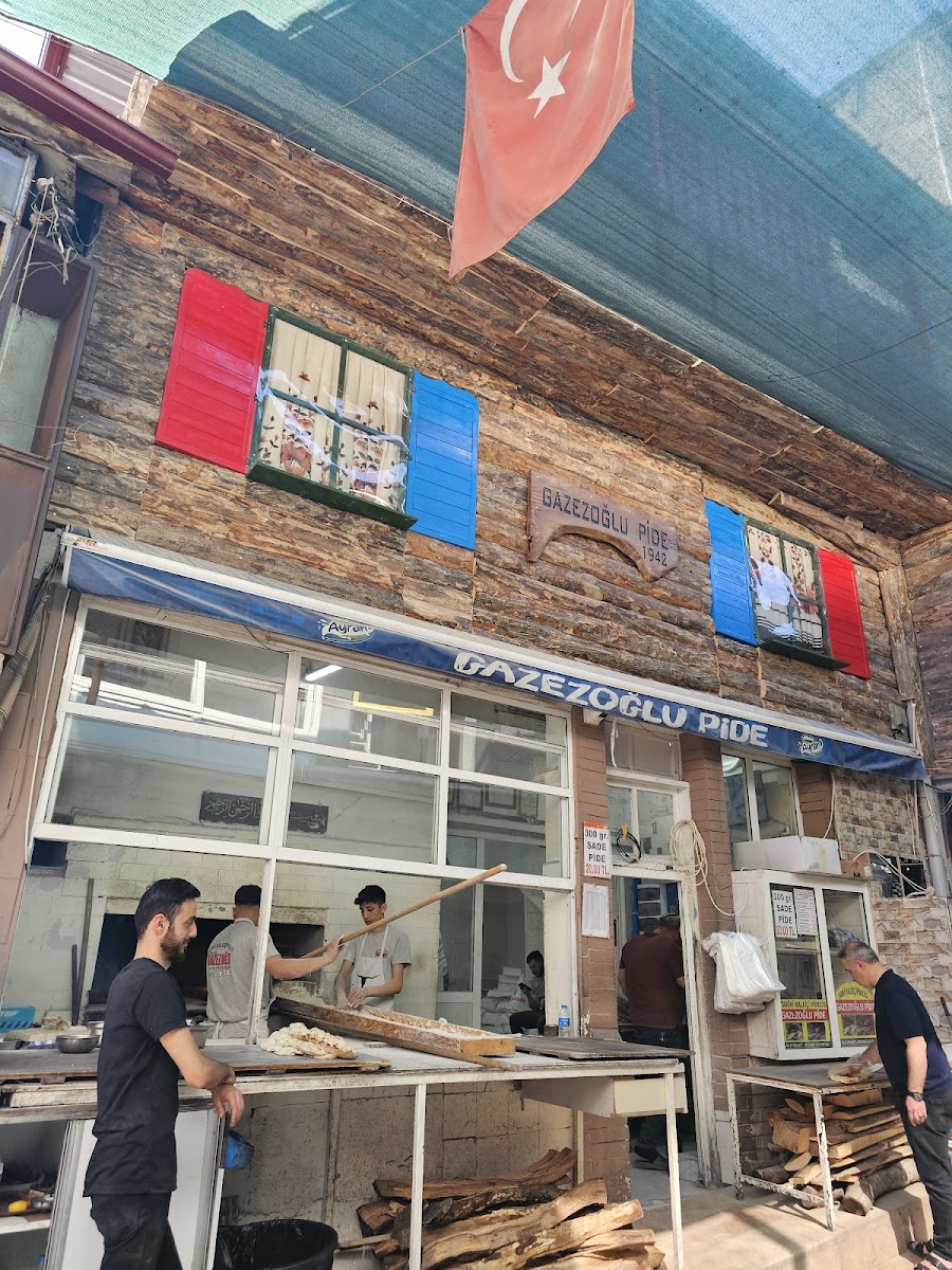 Gazezoğlu Pide — fotoğraf