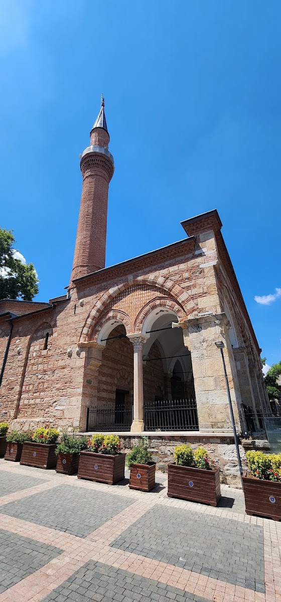 Gazi Orhan Bey Camii — photo 2