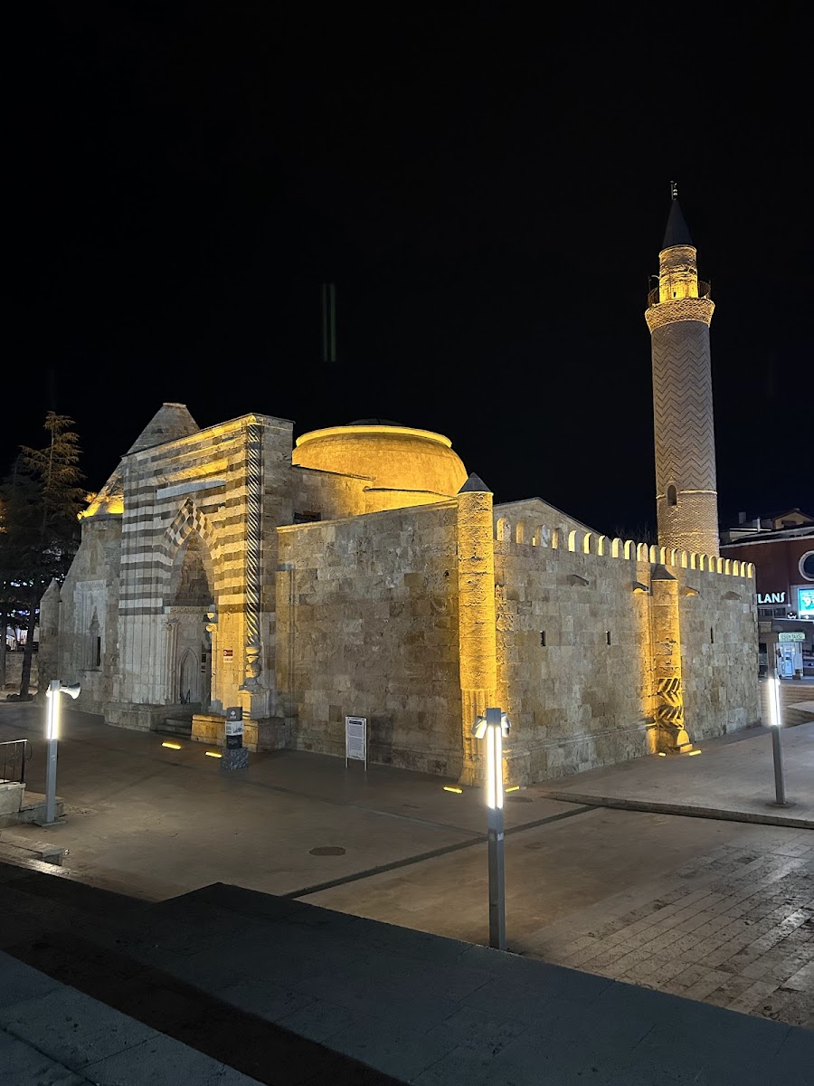 Gök Medrese Atlas Yeraltı Çarşısı — fotoğraf 2