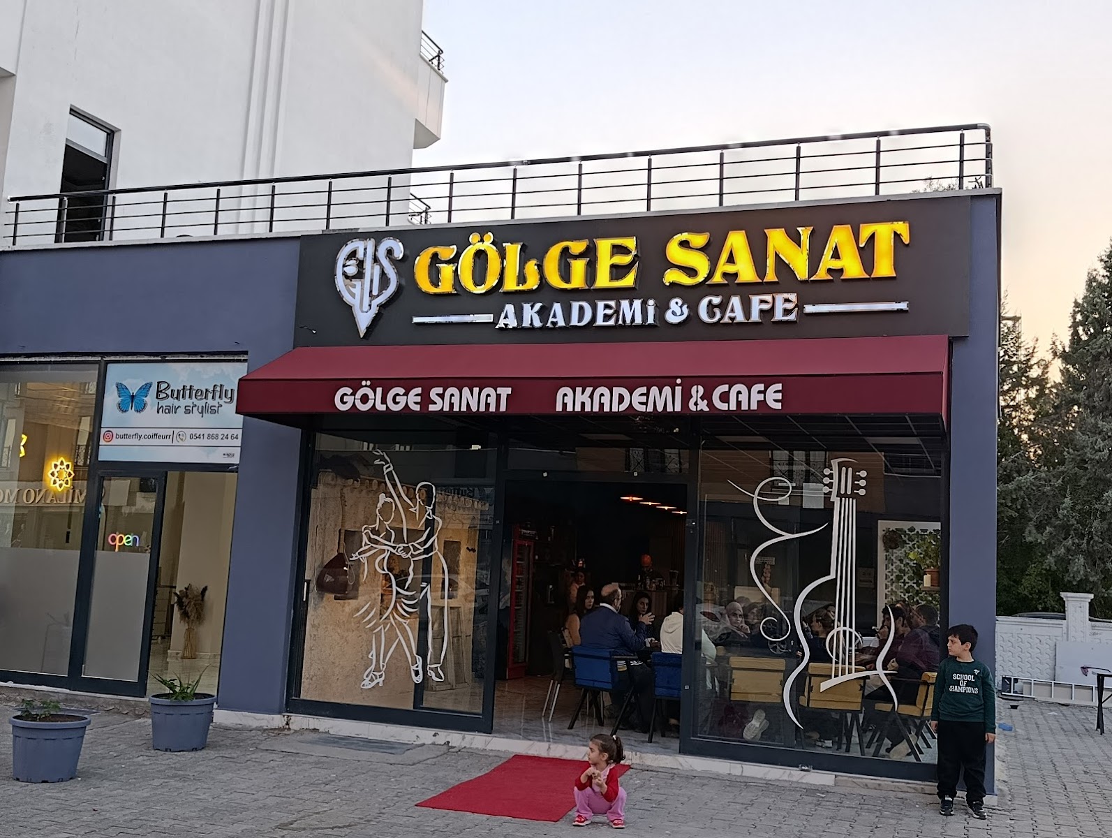 Gölge Sanat Akademi& Cafe