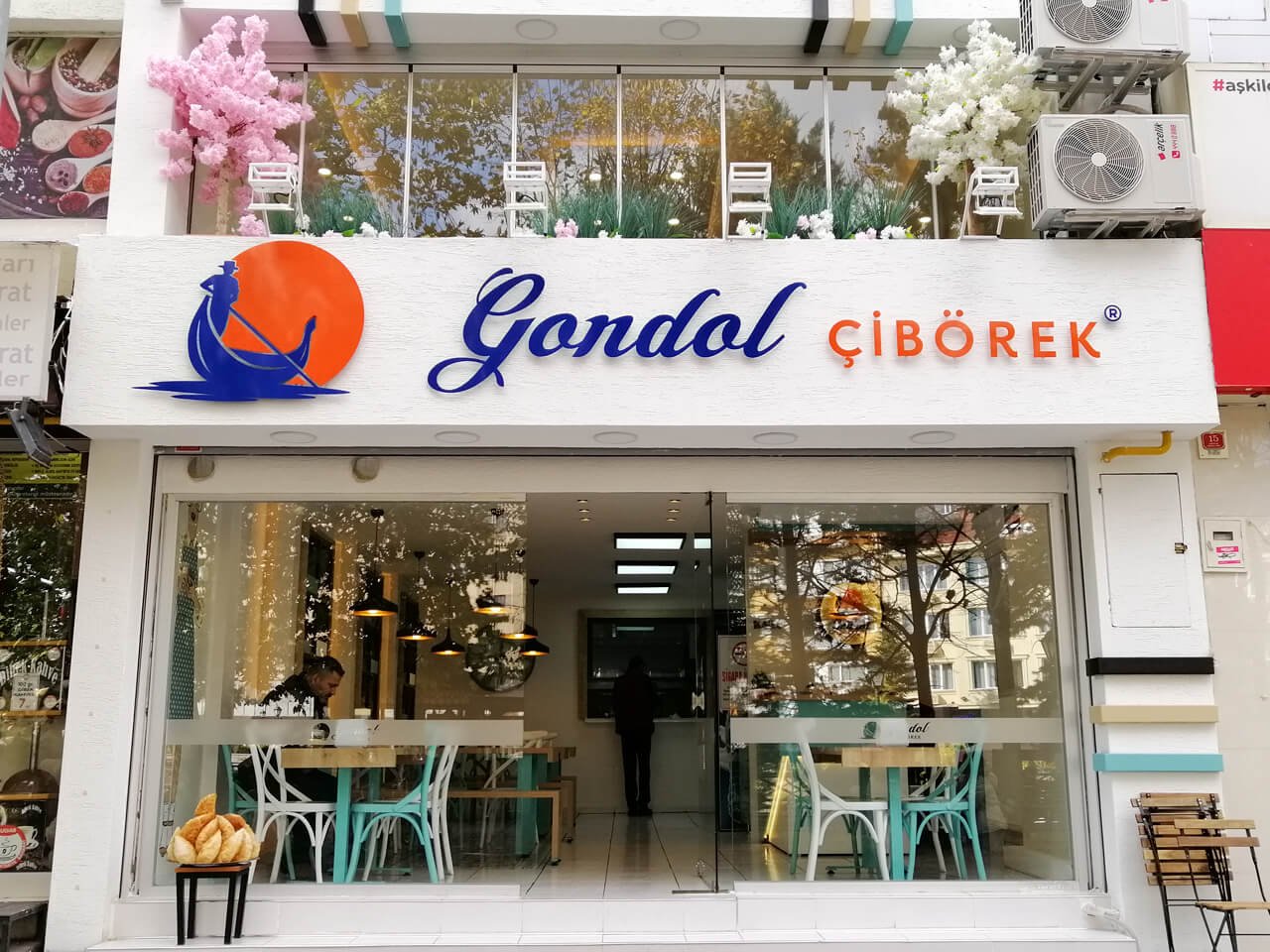 GONDOL ÇiBörek — fotoğraf