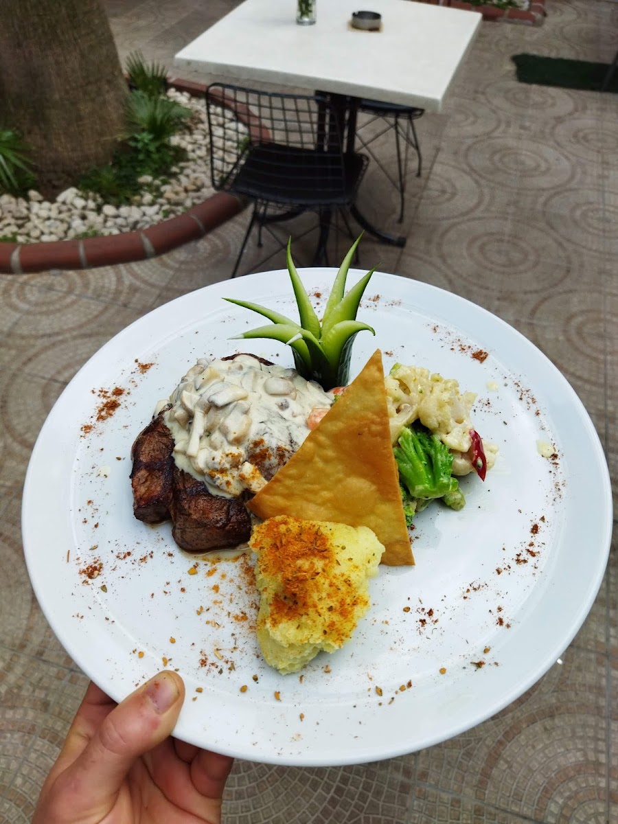 Grand Friends Fish & Steak Restaurant — fotoğraf 5