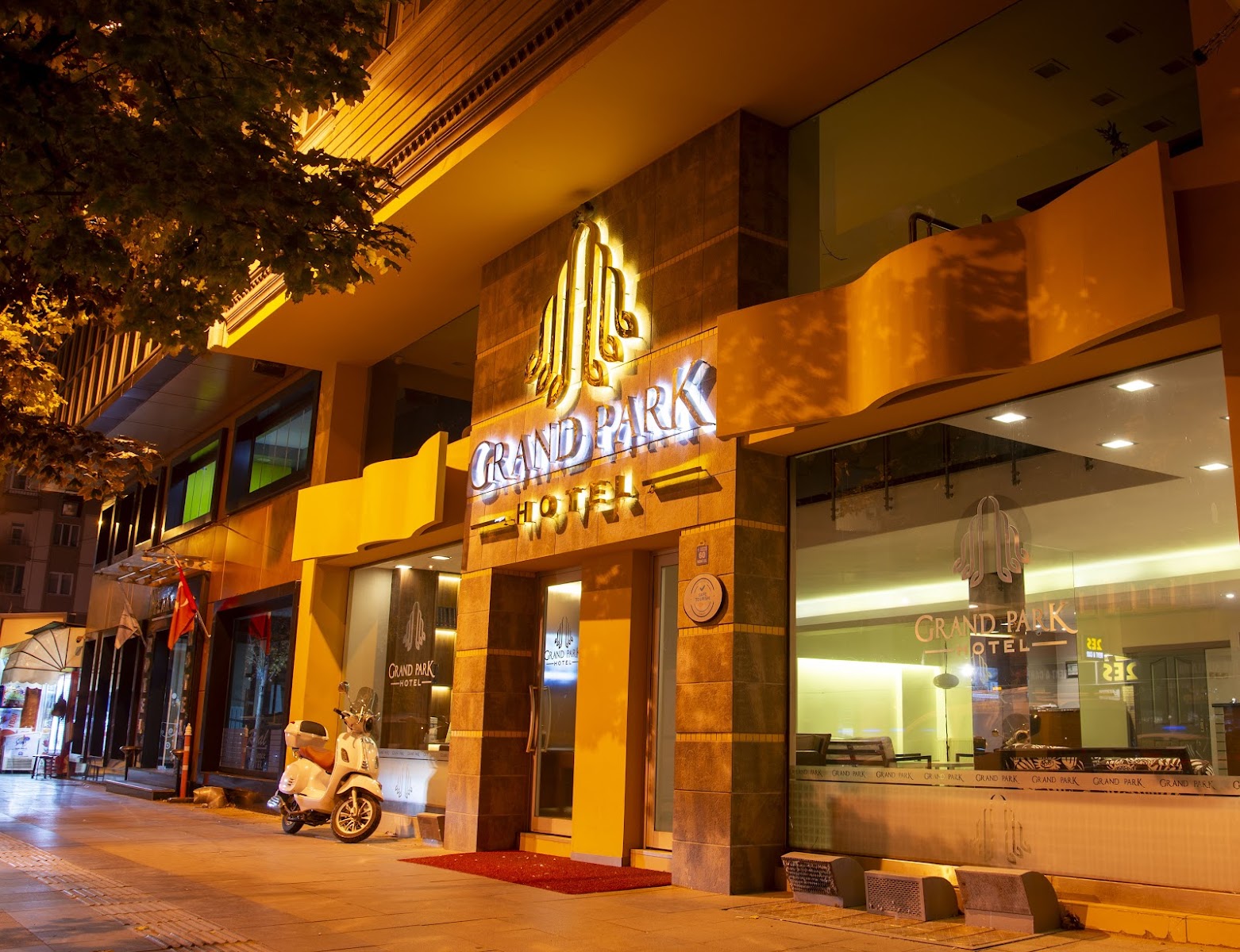 Grand Park Hotel — fotoğraf