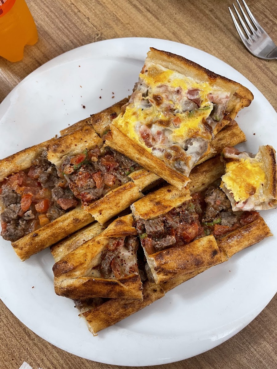 GÜLDEN PİDE ve LAHMACUN SALONU — fotoğraf 2