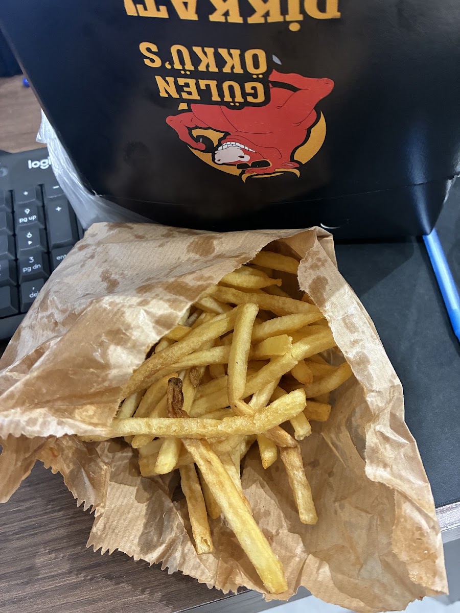 Gülen Ökkü's Burger Sahil — photo 2