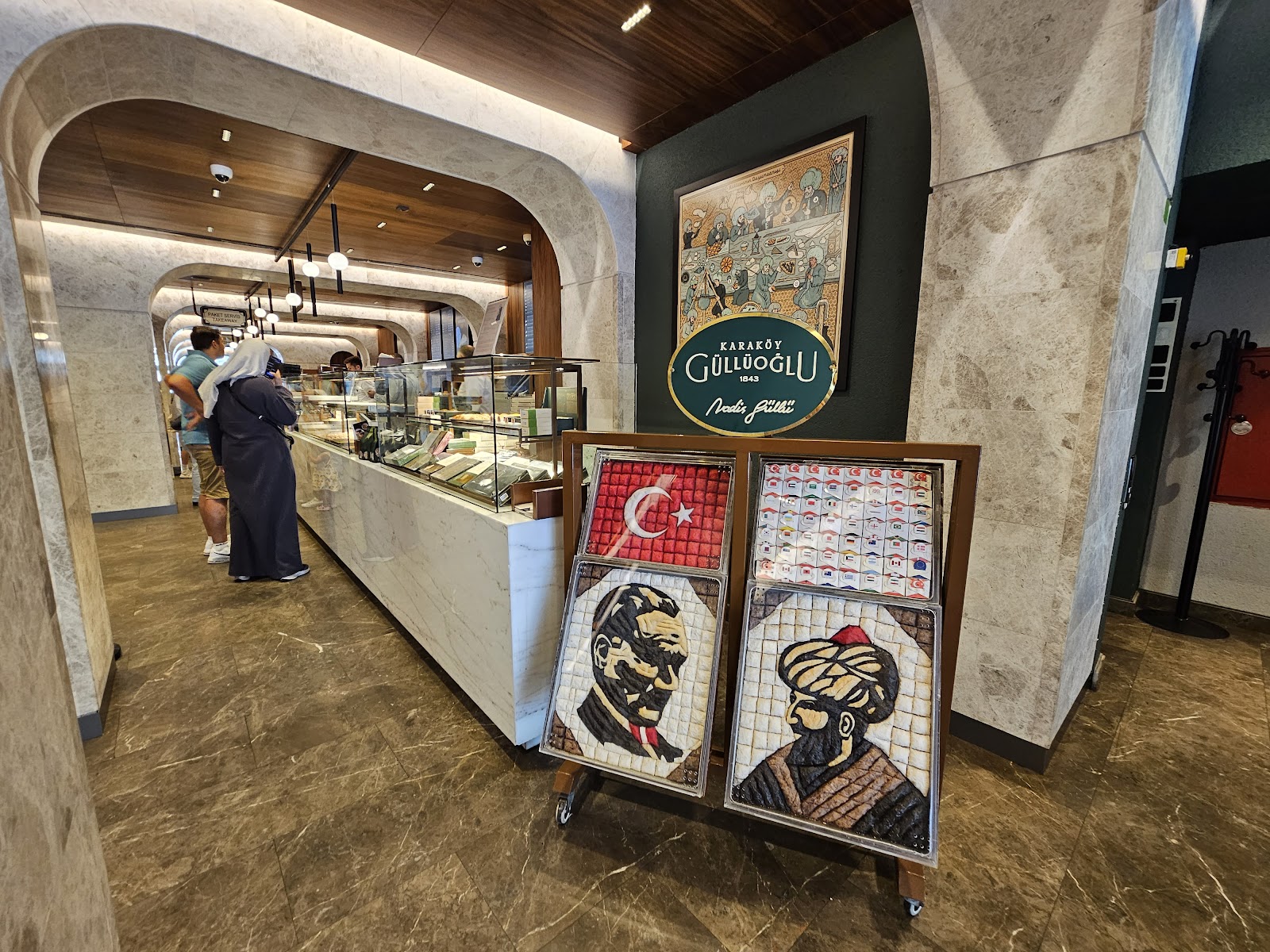 Güllüoğlu Baklava — photo 3