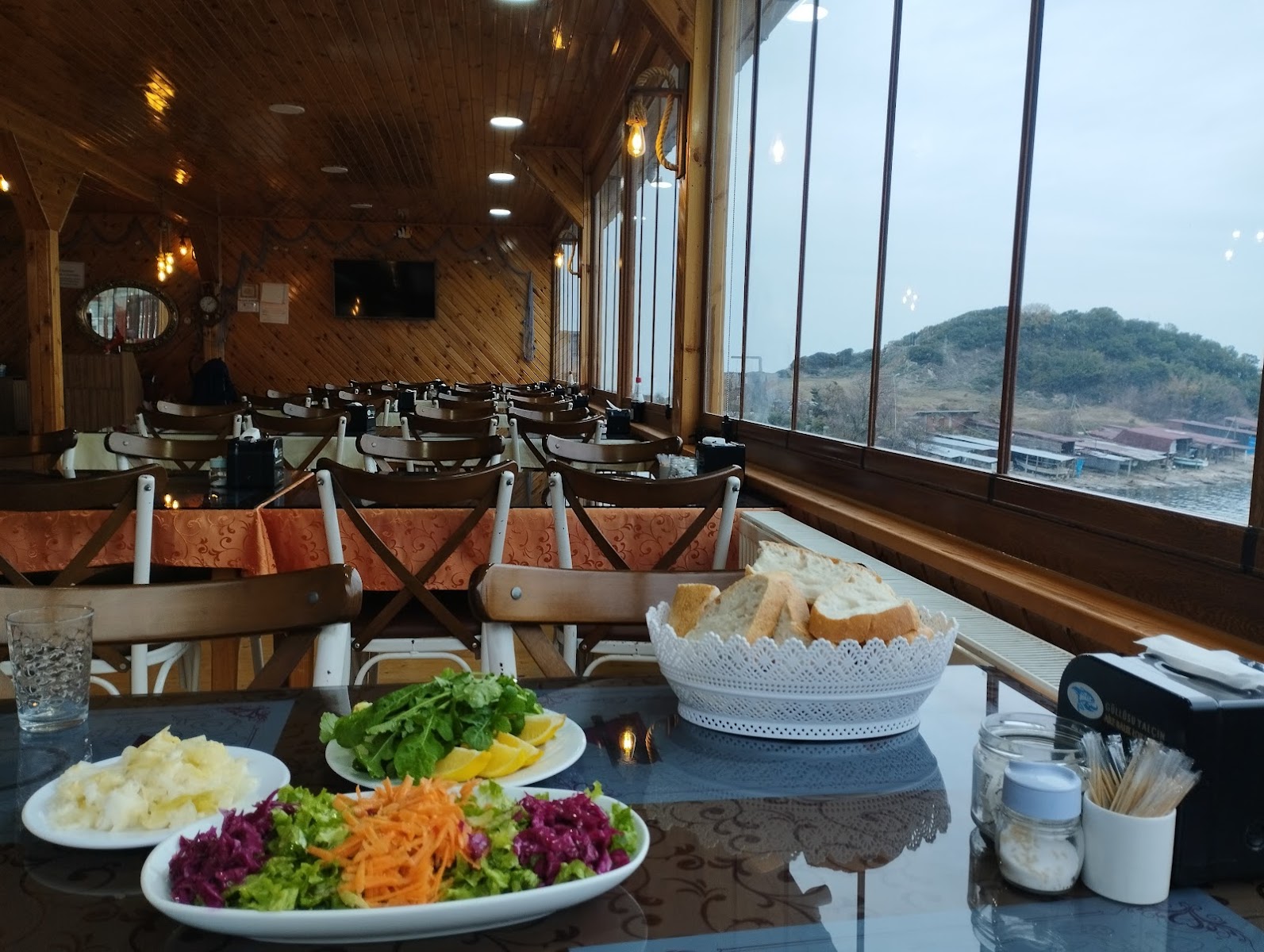 Gullusu Turgay aile deniz balik lokantasi — fotoğraf 4