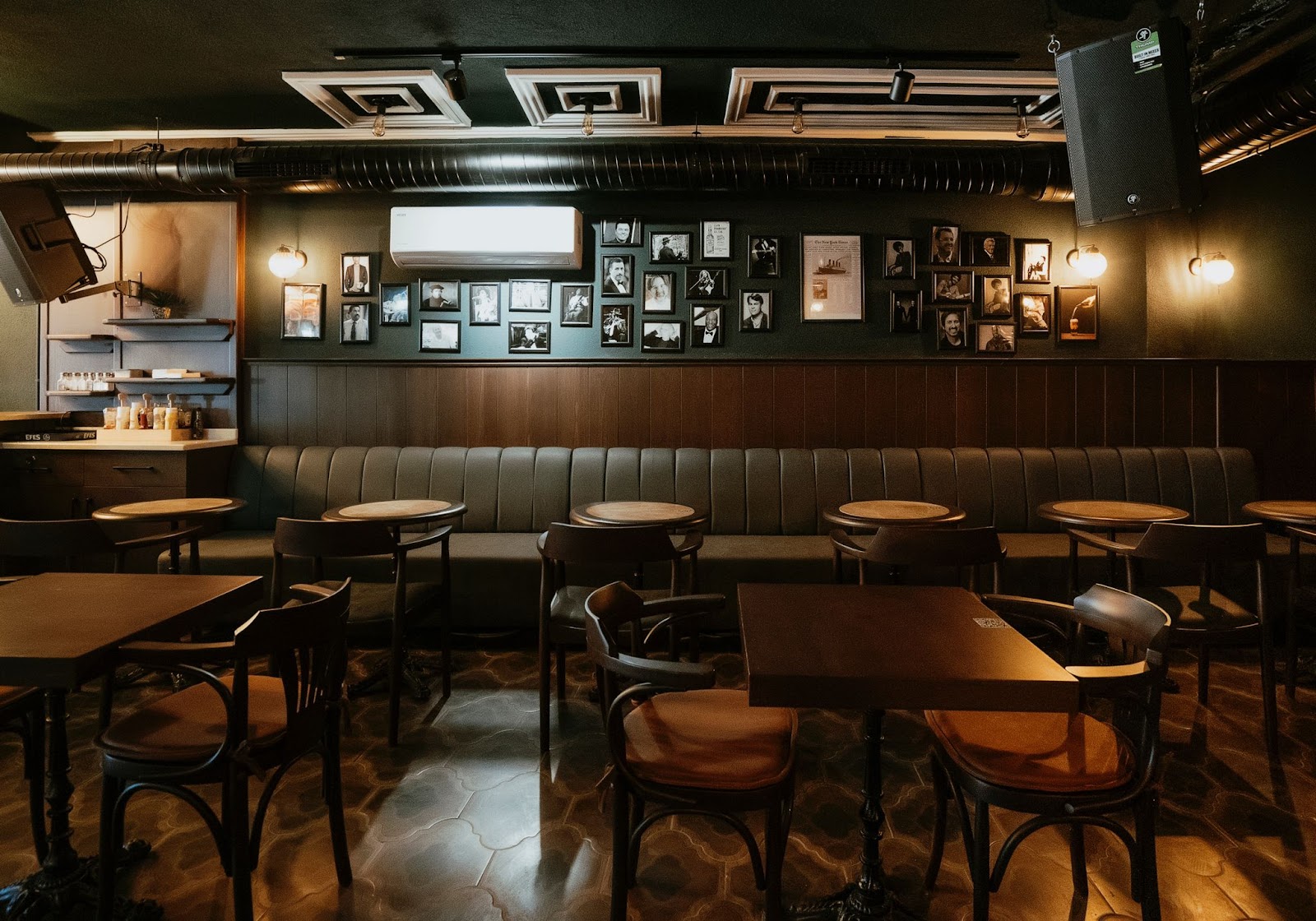 GUSTO PUB & ROOF — fotoğraf