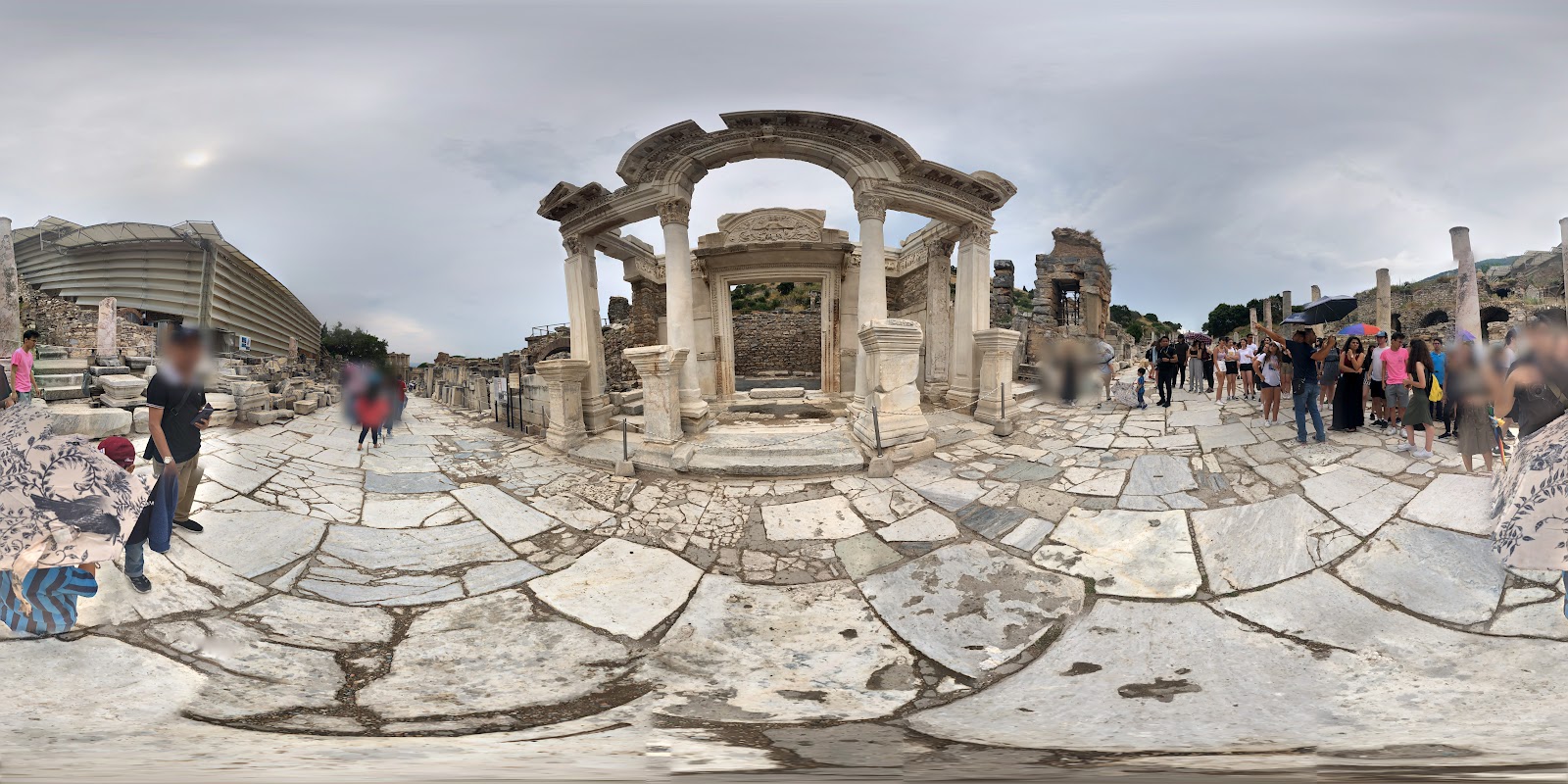 Hadrian Tapınağı — fotoğraf 4