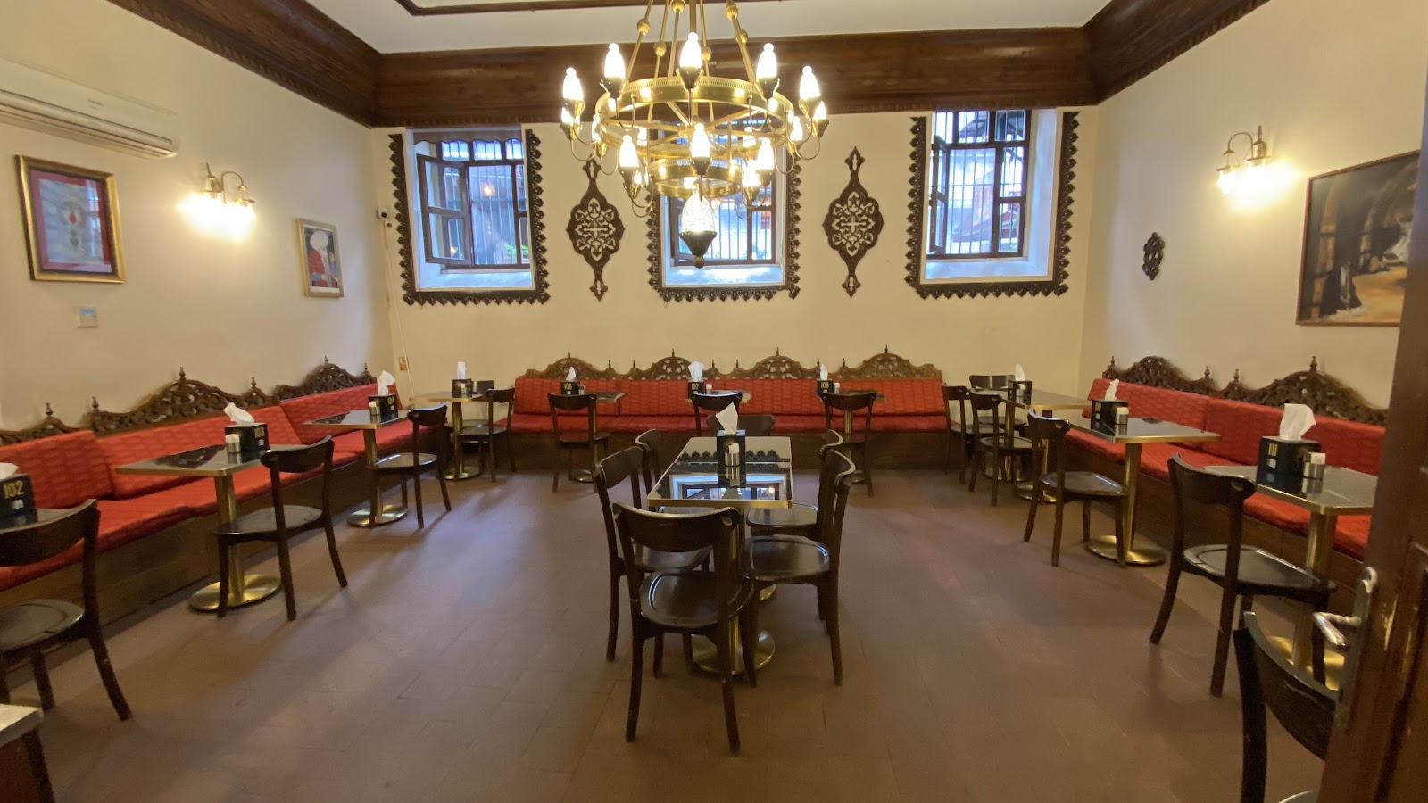 Hafız Mustafa 1864 Edebiyat Kıraathanesi — fotoğraf 1