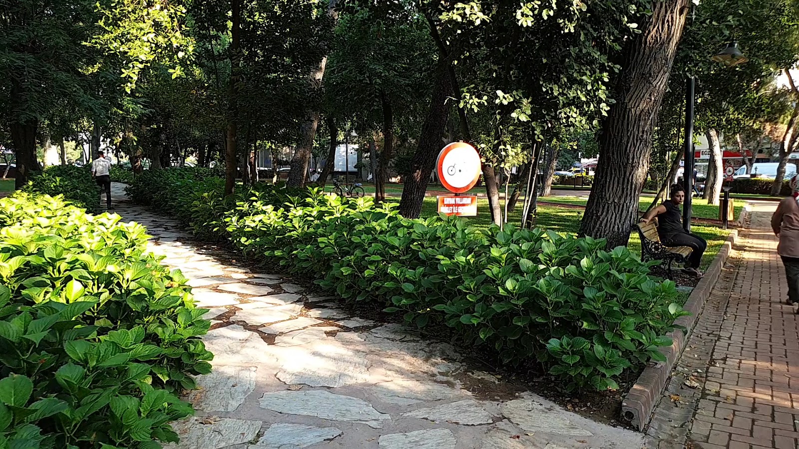 Halk Bahçesi — fotoğraf 3