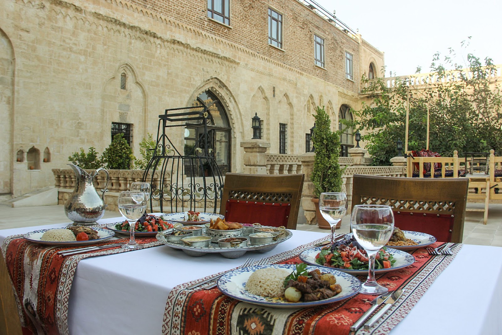 Hamdani Restaurant - Her Akşam Sıra Gecesi — fotoğraf