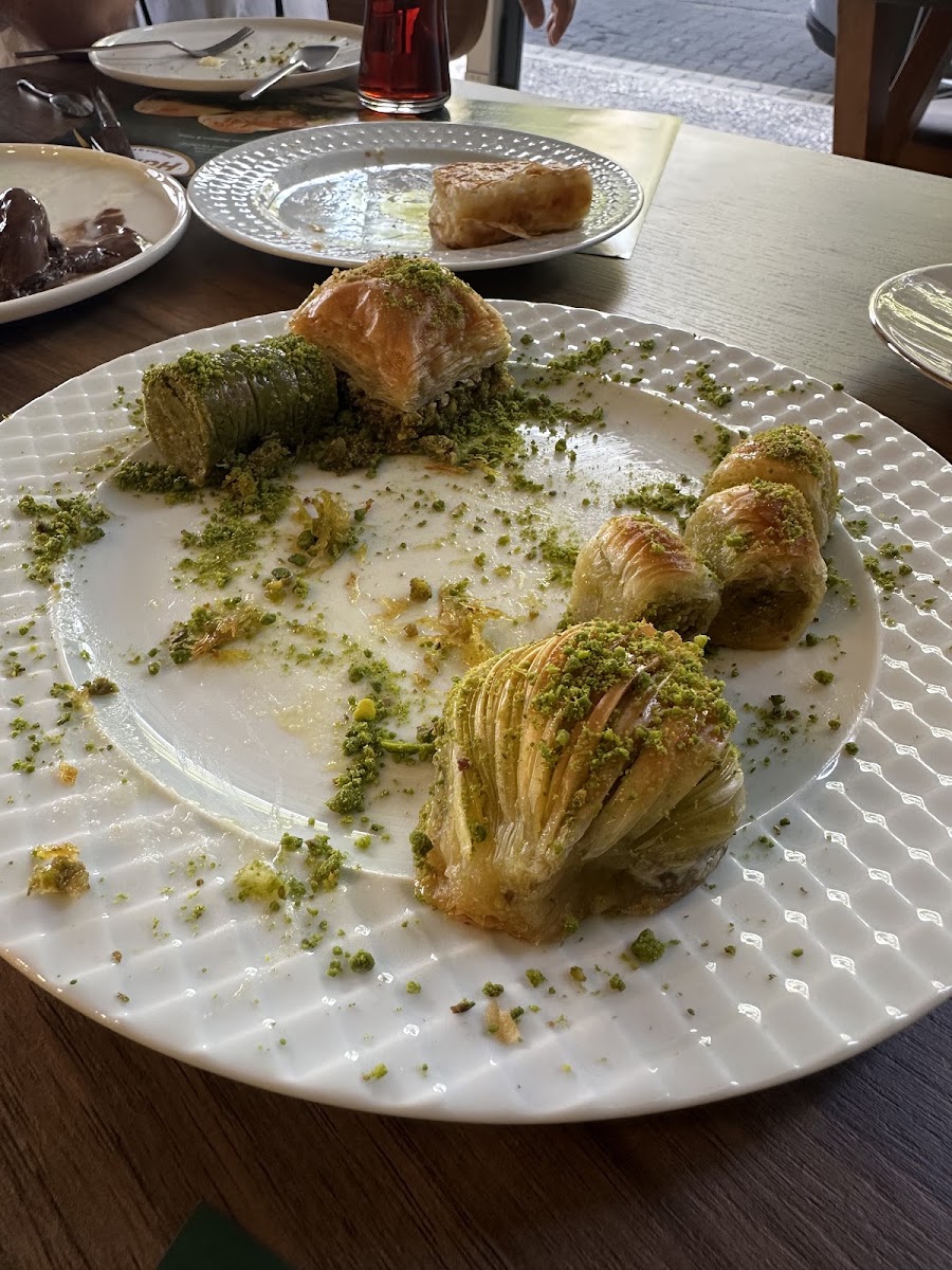 Hamido Baklava Edremit — photo 3