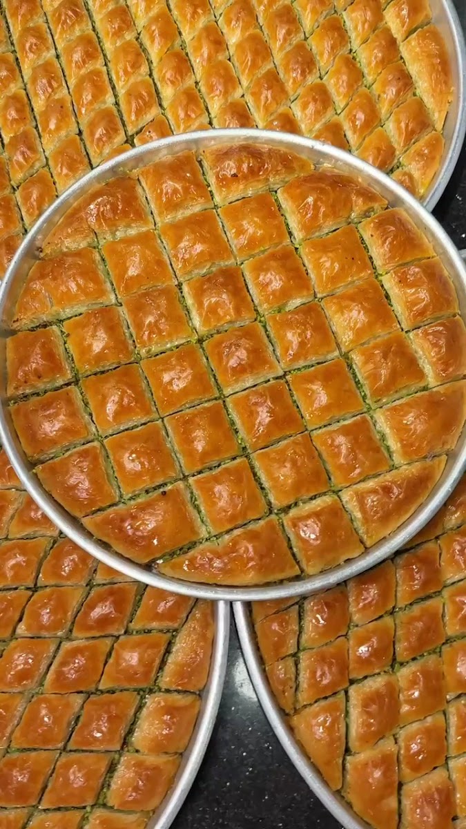 Hamido Baklava & Fıstık Ayvalık — photo 3
