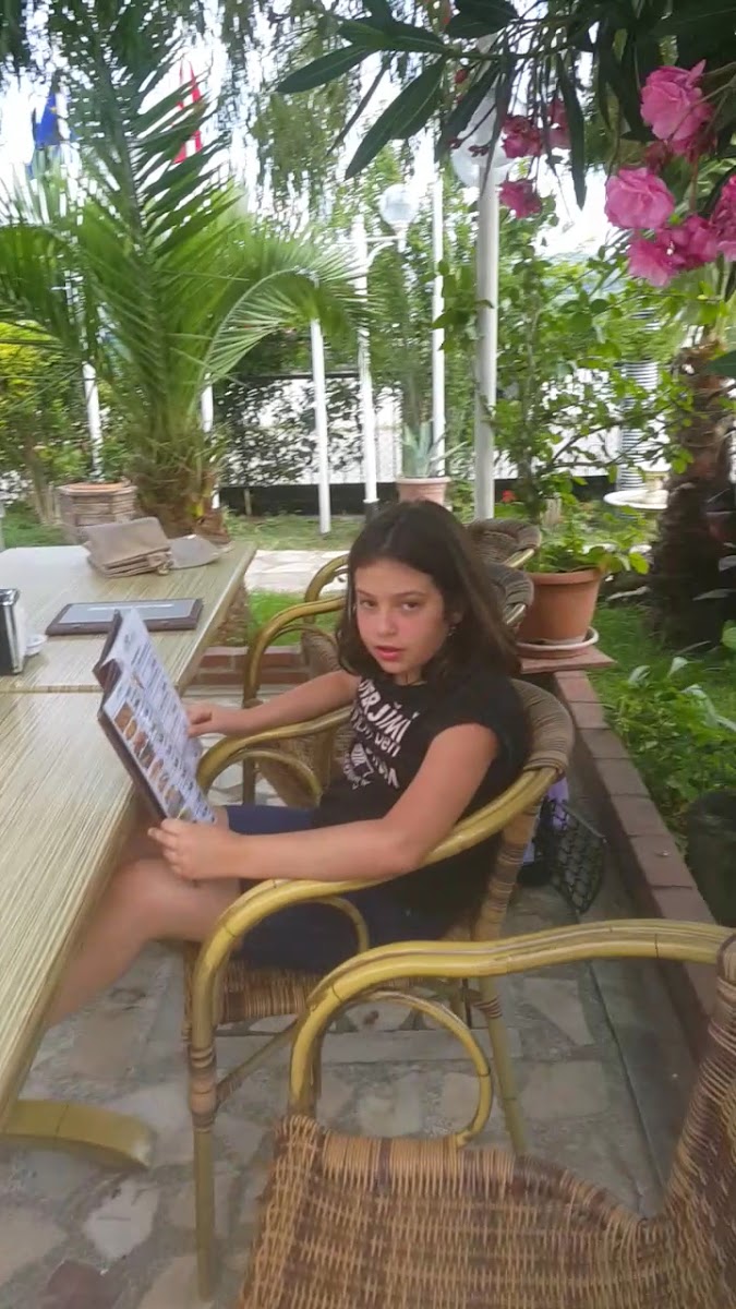 Hamsilos Otel Restaurant- Serpme köy kahvaltı — fotoğraf 4